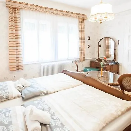 Haus In Mit Garten Βουδαπέστη