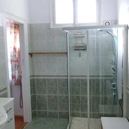 Haus In Mit Garten * Budapeste