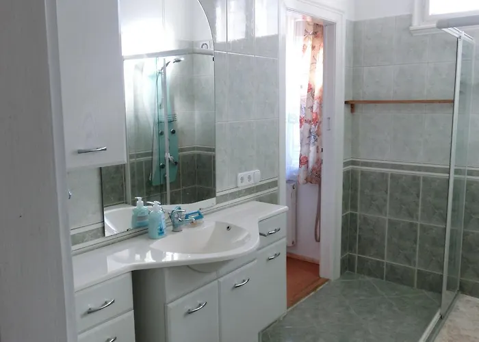 Haus In Mit Garten Case de vacanță *