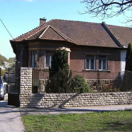 Σπίτι διακοπών Mit Garten & Parkplatz, Fuer Paare, Familien Und Hunde Βουδαπέστη