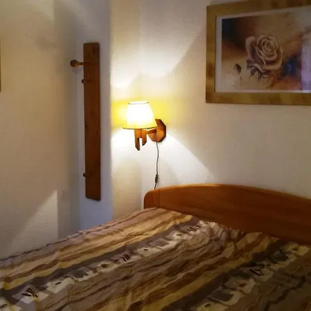 Haus In Mit Garten Case de vacanță