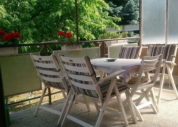 Haus In Mit Garten