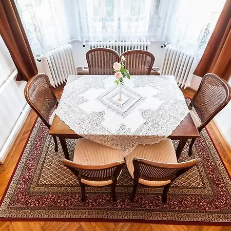 Haus In Mit Garten Сasa de vacaciones