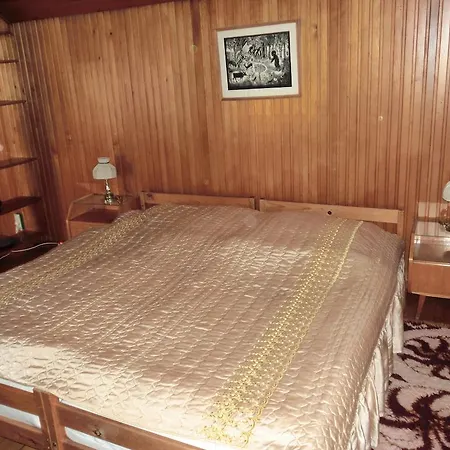 Haus In Mit Garten بيت للعطل بودابست